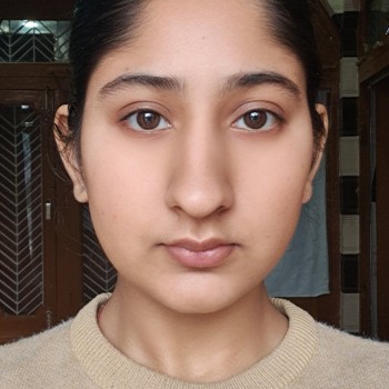 Headshot-Natural